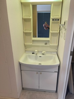 洗面化粧台取替前