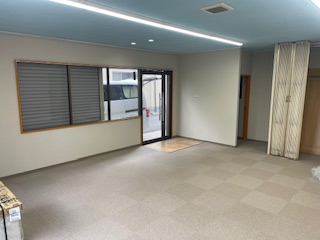 守口市大枝東町店舗内装クロス貼替後2